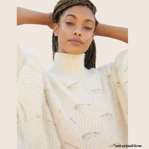 🤍 ANTHRO RUE SCALLOPED HEM EYELASH CAPE SWEATER WHITE OSFM NWT SUPER SOFT - Picture 3 of 9